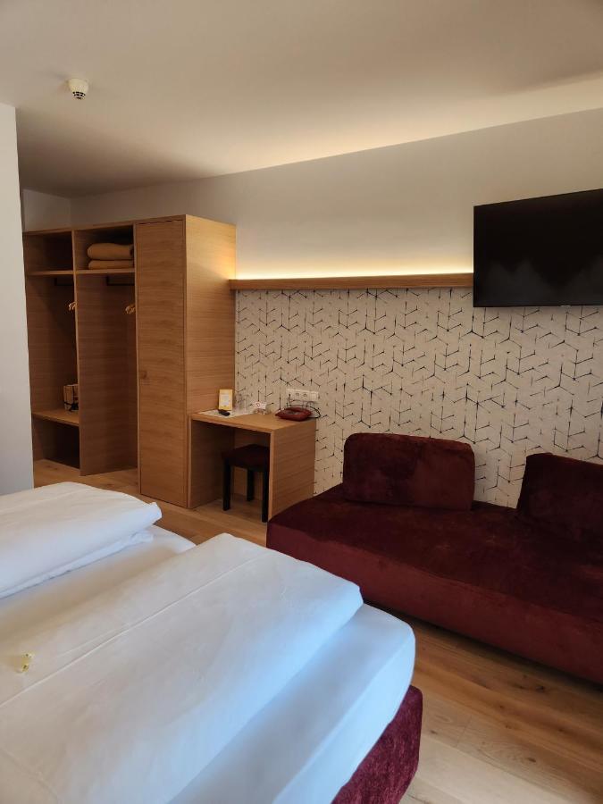 Hotel Dolomiten Dobbiaco Kültér fotó