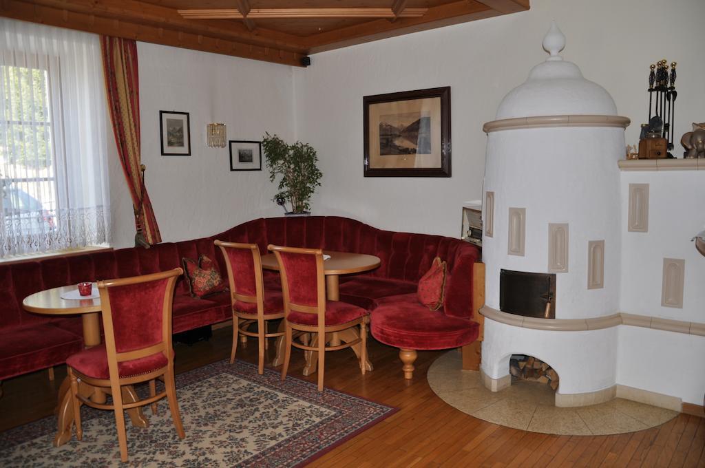 Hotel Dolomiten Dobbiaco Kültér fotó