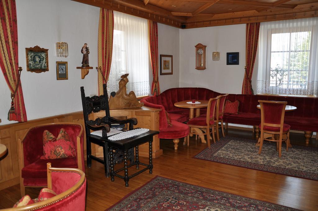 Hotel Dolomiten Dobbiaco Kültér fotó