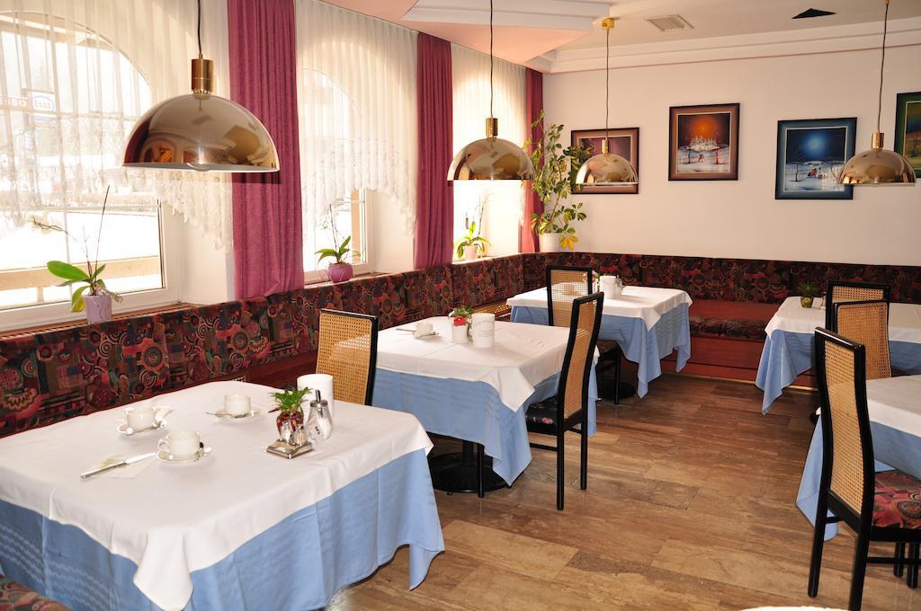 Hotel Dolomiten Dobbiaco Kültér fotó