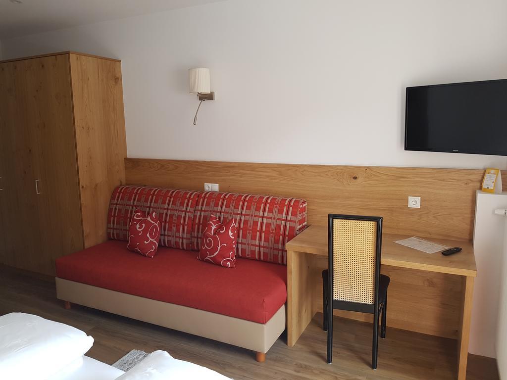 Hotel Dolomiten Dobbiaco Kültér fotó