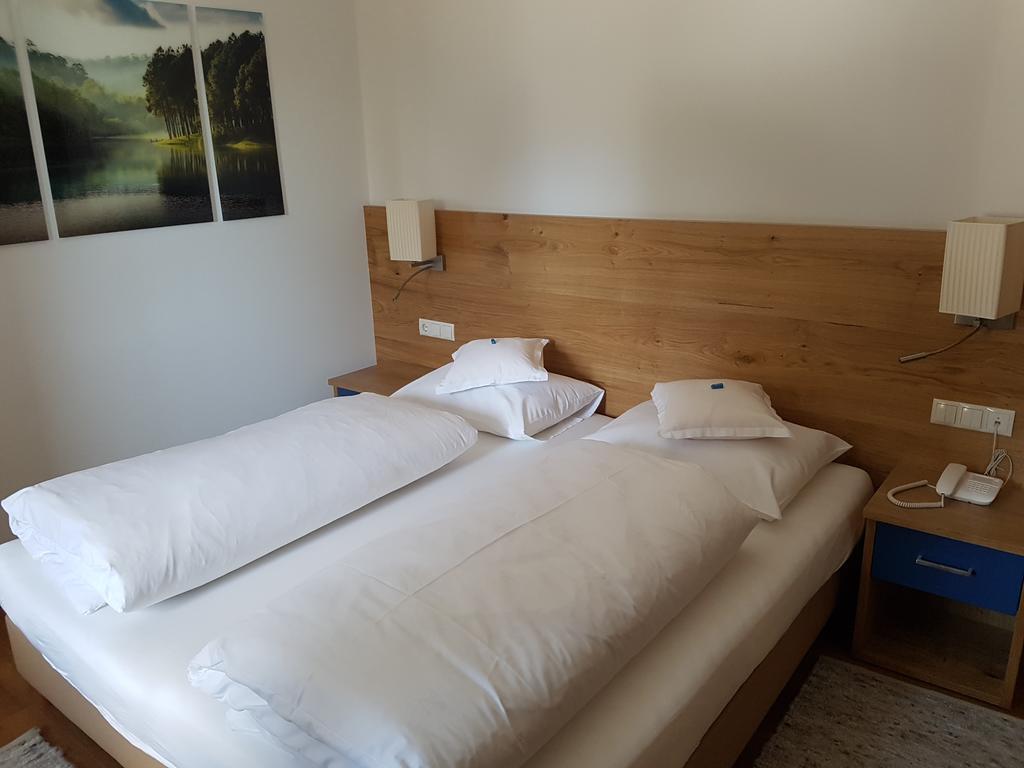 Hotel Dolomiten Dobbiaco Kültér fotó