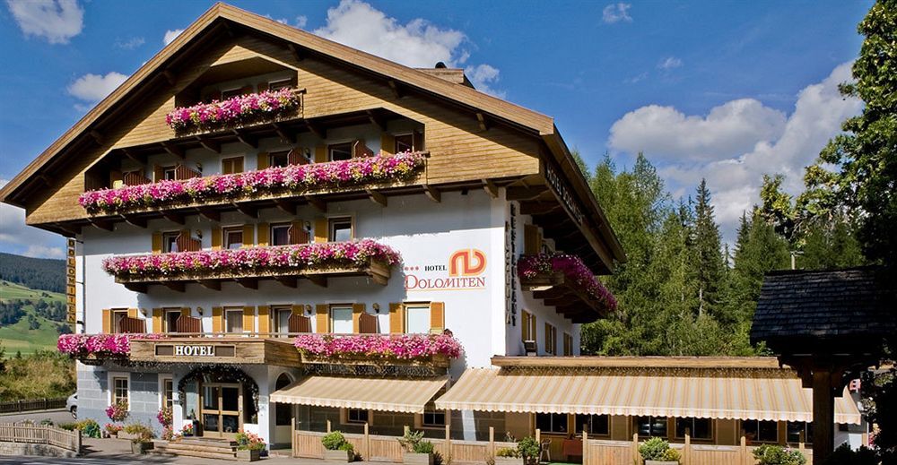 Hotel Dolomiten Dobbiaco Kültér fotó